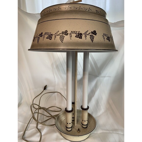 Vintage Beige Gold Bouillotte Style Tole Lamp + Shade Underwriter’s Laboratories - Picture 3 of 12